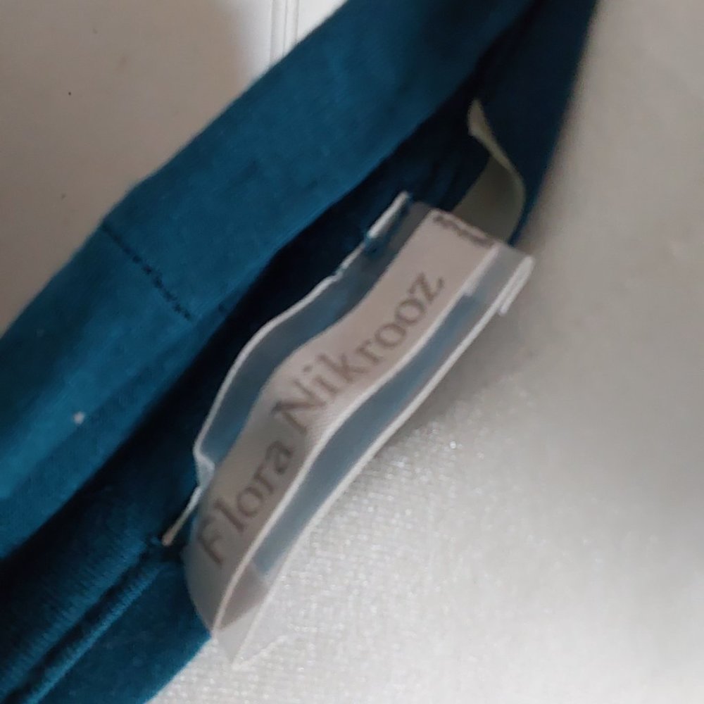 Small Pre-owned Robe - Picture 3 of 3